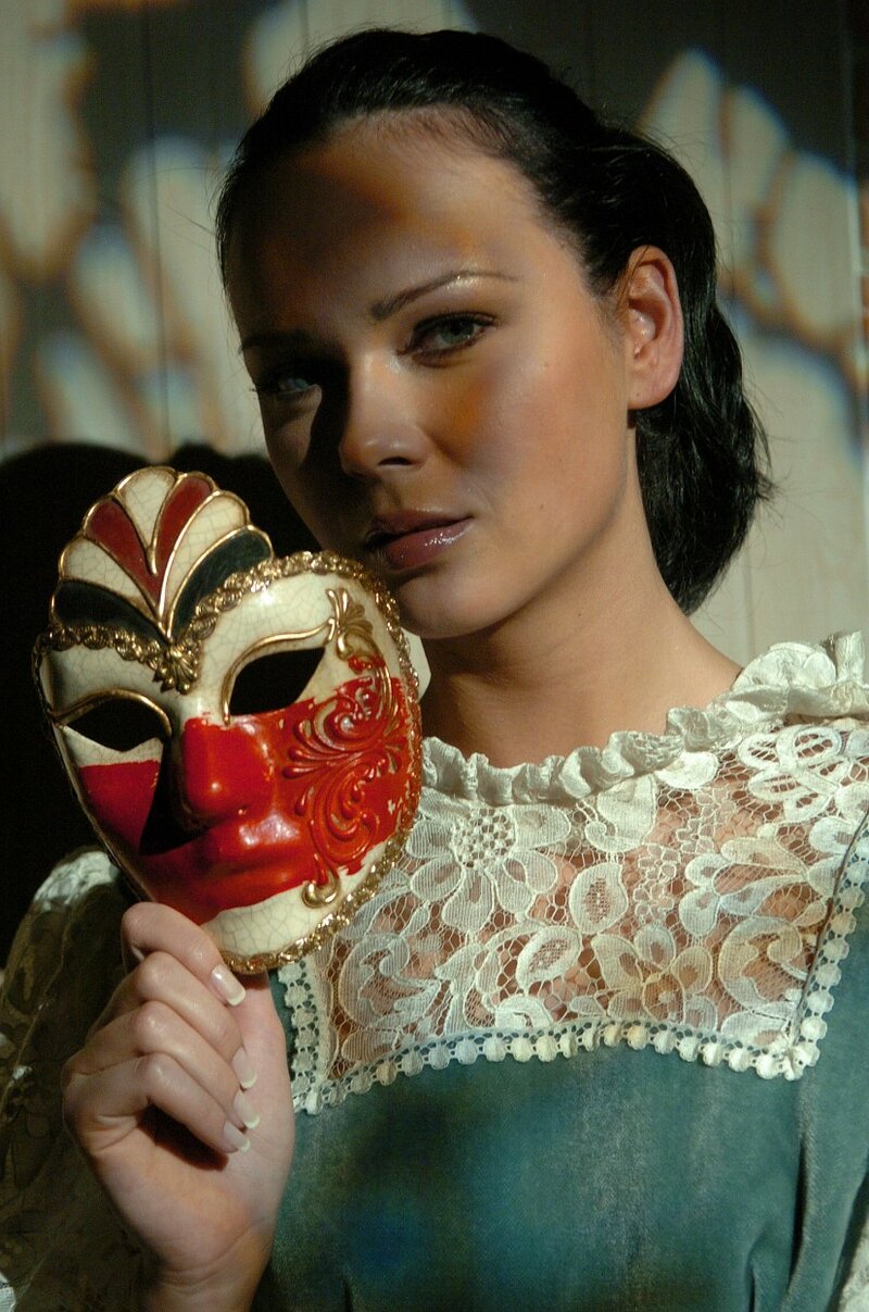 Александра, 49