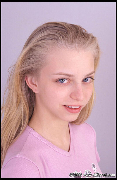 Анжела, 25